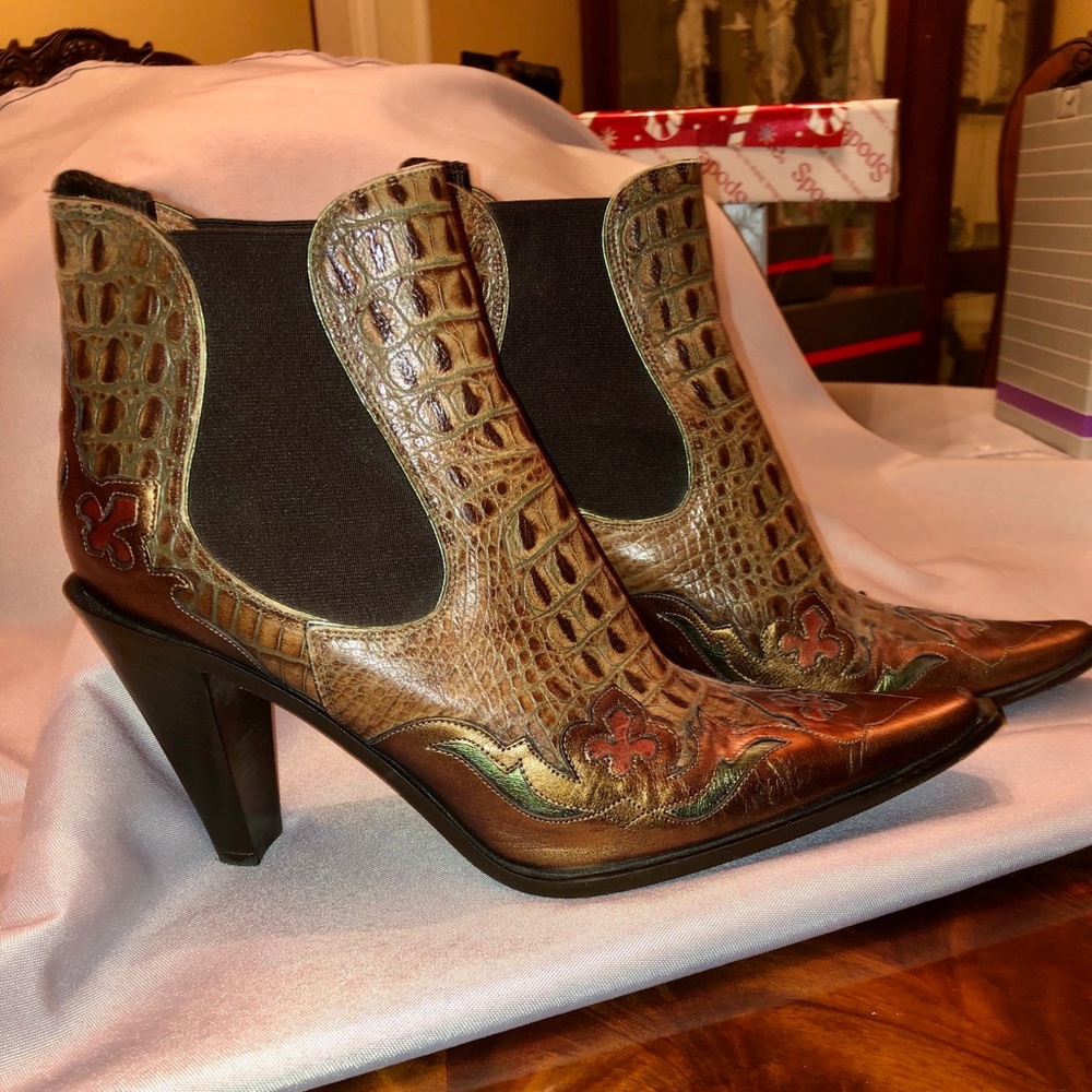Donald J Pliner Boots